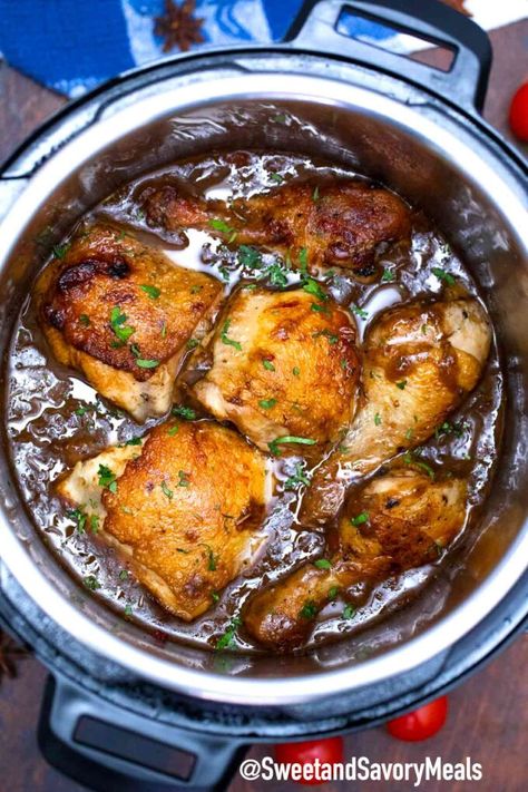 Instant Pot Balsamic Chicken [Video] - Sweet and Savory Meals Boneless Chicken Thighs Instant Pot, Instant Pot Balsamic Chicken, Chicken Thighs Instant Pot, Chicken Quarter Recipes, Chicken Leg Quarter Recipes, Balsamic Pot Roast, Balsamic Chicken Thighs, Balsamic Pork, Savory Meals