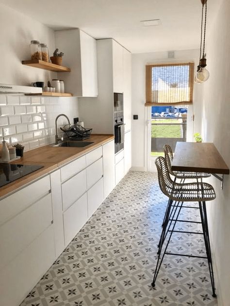 Small Kitchen Plans, Galley Kitchen Layout, Galley Kitchen Design, Galley Kitchen Remodel, Simple Kitchen Design, Small Kitchen Layouts, Small Kitchen Decor, Kitchen Design Modern White, Small Space Kitchen