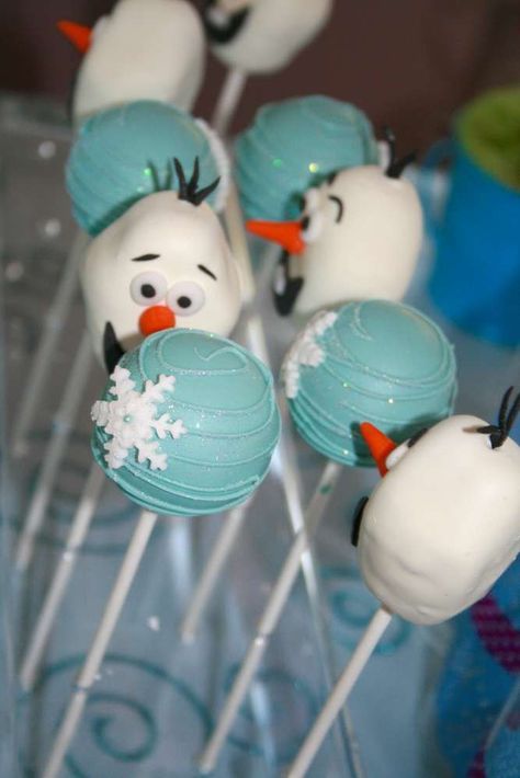 Snowflake Cake Pops, Olaf Birthday Party, Frozen Cake Pops, Birthday Party Frozen, Olaf Birthday, Olaf Cake, Frozen Bday Party, Snowflake Cake, Elsa Birthday