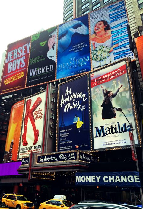 Broadway Aesthetic, Theatre Aesthetic, Green Day Billie Joe, An American In Paris, Musical Theatre Broadway, Theater Kid, Joe Armstrong, Billie Joe Armstrong, Theatre Life