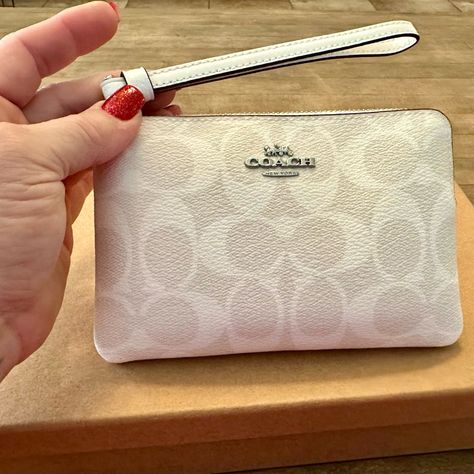 Wristlet wallet