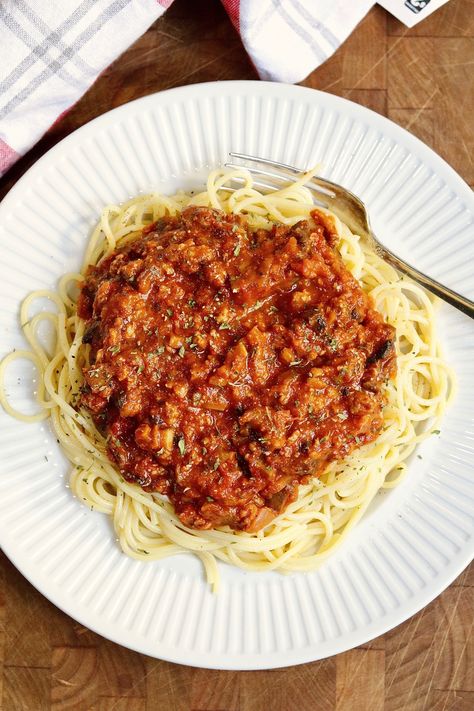 Bolognese Sauce Vegetarian, Vegan Spaghetti Bolognese, Chickpea Bolognese, Veggie Spaghetti Sauce, Healthy Bolognese Sauce, Tvp Recipes, Vegan Bolognese Sauce, Vegetarian Bolognese, Veggie Spaghetti