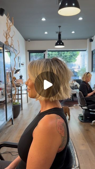 Kort Bob, Hair Change, Chin Length Haircuts, Short Hair Waves, Bob Hairstyles For Thick, Corte Bob, Choppy Bob Hairstyles, Chin Length Hair, Bob Hairstyles For Fine Hair