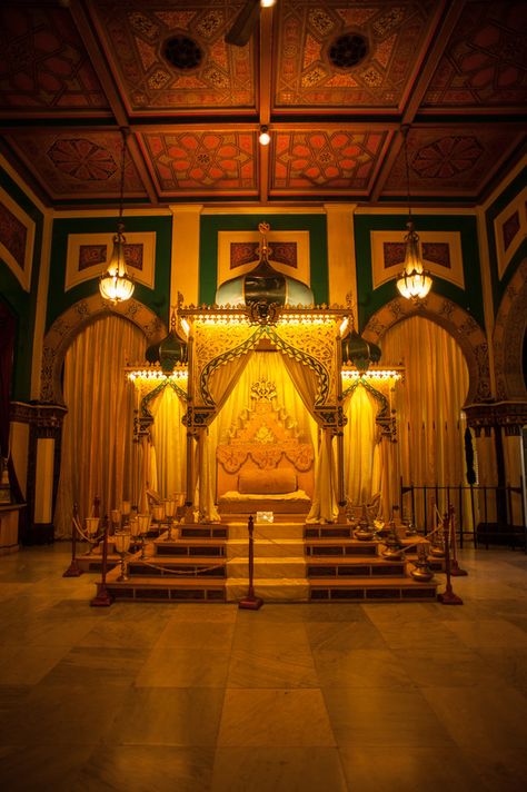 The Throne of Sultanate of Deli by Ahmad Syukaery on 500px Indian Throne Room, Istana Maimun, Arabian Palace, Melayu Wedding, Arabian Architecture, Portfolio Reference, Sultan Palace, North Sumatra, Diy Floral Decor