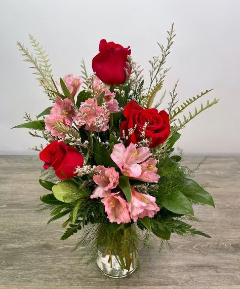 Simple and Sweet Valentine's Vase. 3 Red Roses & 2 Alstromeria and smart foliage designed in a clear glass vase. #GeorgesFlowers Valentine’s Day Flower Arrangements, Valentine’s Day Floral Arrangements, Valentines Arrangements, Valentine's Flowers, Cemetery Arrangements, Florist Ideas, Valentine Flower Arrangements, Valentine Flowers, Valentine's Day Flowers