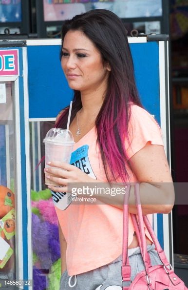 Her pink hair was my second favorite!( behind the black to silver hair) Jwoww Pink Hair, Black To Silver Hair, Jwoww Hair, Snooki Hair, Jwoww Jersey Shore, Bday Aesthetic, Trashy Mcbling, Snooki And Jwoww, Rave Outfit