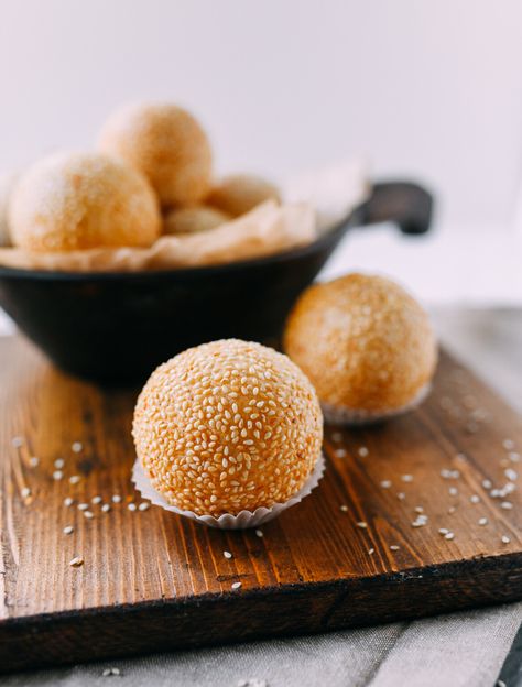 Sesame Balls Recipe Glutinous Rice, Hosting Themes, Asian Bakery, Asian Treats, Sesame Balls, Dim Sum Recipes, Wok Of Life, Woks Of Life, The Woks Of Life