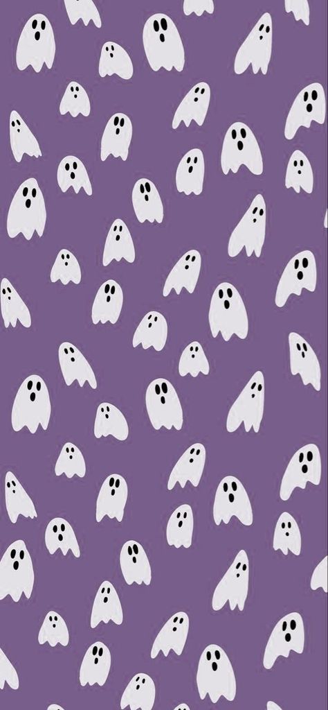 cute halloween patterns Lilac Halloween Wallpaper, Aesthetic Wallpaper Halloween Cute, Background Images Halloween, Fall Wallpaper Aesthetic Purple, Purple Halloween Phone Wallpaper, Cute Halloween Screen Savers, Cool Halloween Backgrounds, Spooky Purple Wallpaper, Purple Fall Background