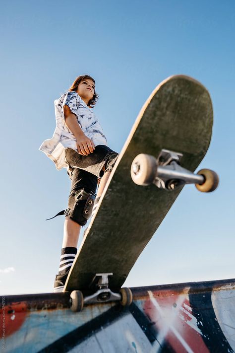 Skateboard Photo Ideas, Skateboarding Poses, Skateboarding Photoshoot, People Skateboarding, Skateboard Photoshoot, Skatepark Photoshoot, Skate Photoshoot, Skating Photoshoot, Skater Photoshoot