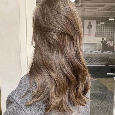 Mousy Brown Hair, Hairstyle Reference, Light Brunette Hair, Hairstyle For Wedding, Mushroom Hair, Hairstyle Easy, Beige Hair, Brown Hair Looks, Perfect Hair Color