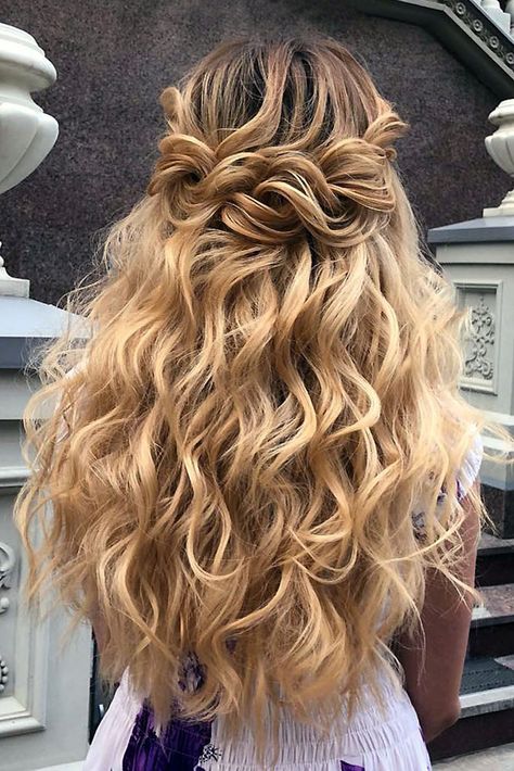 half up half down with curls and vlonde long bridal curls and braid crown zuhra_sullieva Braid Wedding, Formal Hair, Long Box Braids, Wedding Hairstyles Half Up Half Down, Wedding Hair Down, Braided Hairstyles Easy, Long Layered Hair, Trending Hairstyles, Inspiration Wedding