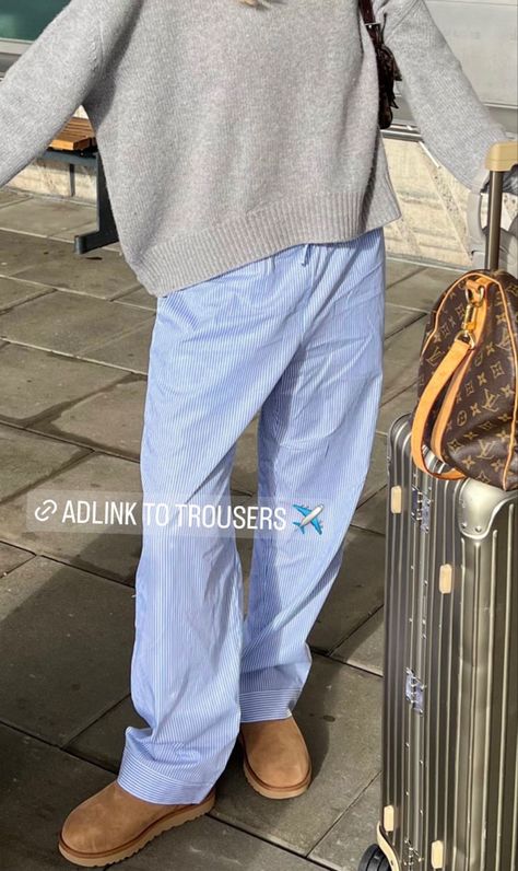 Blue And White Striped Trousers Outfit, Light Blue Striped Pants Outfit, Blue Striped Trousers Outfit, Blue Stripe Pants Outfit, Pyjama Pants Aesthetic, Pajamas Pants Outfit, Pyjama Pants Outfit, Blue Striped Pants Outfit, Striped Trousers Outfit