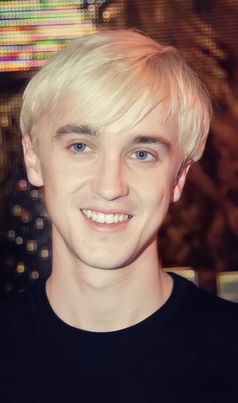 Tom Felton Teenager, Drako Malfoy, Draco Malfoy Hot, Draco Malfoy Fanart, Attack On Titan Jean, Draco Malfoy Aesthetic, Lucius Malfoy, Tom Felton Draco Malfoy, Harry Potter Scene