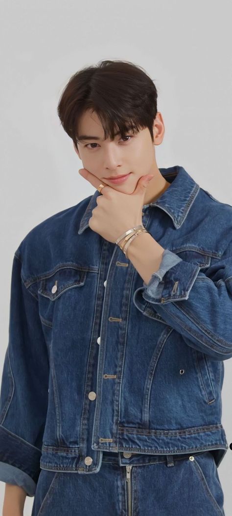 Cha Eun Woo Wallpaper | Eun Woo Pics | Eunwoo  Cute | Cha Eun Woo Boyfriend Material | Handsome Cha Eun Woo | Kpop Handsome #chaeunwoo #eunwoo #handsomeman #shiningawards #astro Lee Eun Woo, Most Handsome Korean Actors, Astro Wallpaper, Cha Eun Woo Astro, Black Hair Kpop, Eun Woo Astro, Lee Soo, Most Handsome Men, Cha Eun Woo