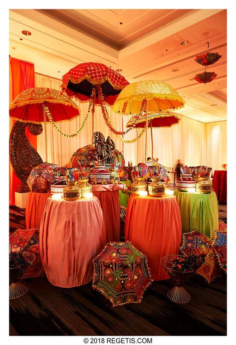 Wedding Garba Decorations, Garba Wedding Decor, Dandiya Decoration For Navratri, Dandiya Night Decoration, Garba Night Decorations, Garba Decoration Ideas Navratri, Garba Decoration Ideas, Ma Ambe, Dandiya Decoration