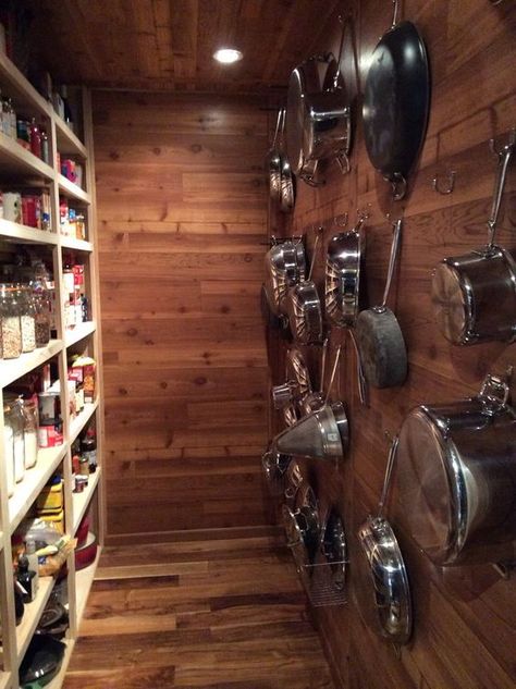 Love the idea of hanging all the pots and pans on the wall. Pallet Pantry, Farmhouse Pantry, Graphisches Design, Kitchen Pantry Design, Ideas Hogar, Pantry Design, Pantry Storage, Walk In Pantry, Kitchen Pantry