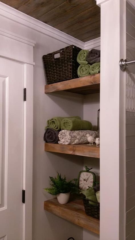 Towel Cubby In Bathroom, Bathroom Wall Cutout Shelves, Shelving Bathroom Ideas, Bathroom Cubby Shelves, Wooden Shelves Bathroom, Cubby Hole Ideas, Trending Bathroom Ideas, Shelving Ideas Bathroom, Cubby Hole Shelves