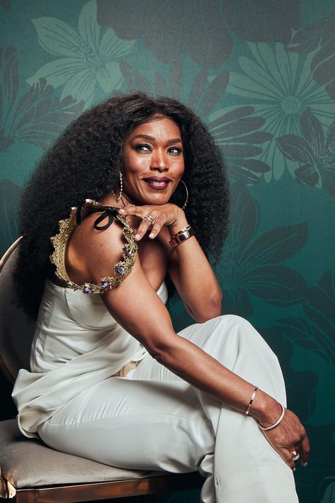 Angela Bassett The Queen Mother, African American Studies, Women Models, Angela Bassett, Queen Mother, Celebrity Portraits, French Women, Hollywood Celebrities, Birthday Photoshoot