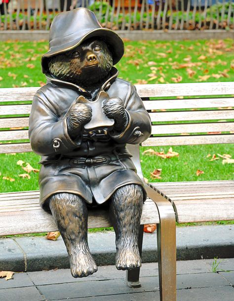 Where to find Paddington Bear in London - MUMMYTRAVELS Paddington Bear Statue, Paddington London England, Paddington Bear London, Paddintong Bear, Paddington Bear Aesthetic, Paddington Aesthetic, English Vibes, Paddington Bear Toy, London Paddington