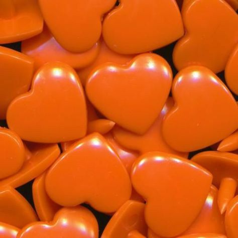 Happy Orange... Photowall Ideas, Orange Icons:), Oc Outfits, Orange Heart, Color Aesthetic, Color Vibe, Orange Hues, Orange Walls, Rainbow Aesthetic