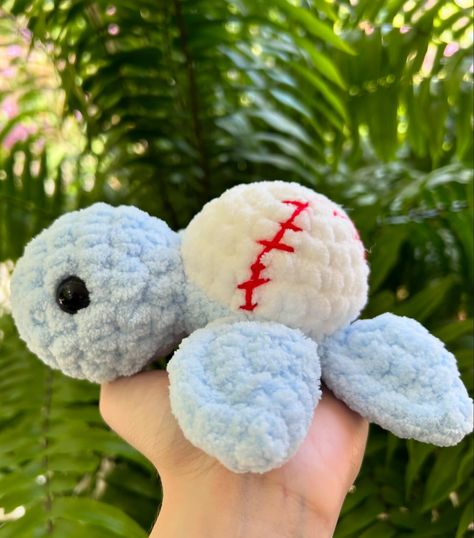 Game on with these crochet cuties!🏈⚽️🏀 Meet our Sporty turtles, ready to bring some playful flair to your day! ⚾️ Now available on our shop ~ Link in bio #crochet #crochetturtles #crochetart #crochetbuisness #smallbuisness #amigurumi #customorder #onmyshop #turtle #sportturtle #football #basketball #baseball #soccer #gifts #crochetgift #sportfan #athlete #small #cute #cutecrochet #amigurumilove #amigurumist Crochet Volleyball, Crochet Soccer Ball, Baseball Crochet, Football Crochet, Crochet Baseball, Needle Crafts, Soccer Gifts, Amigurumi Free, Crochet Art