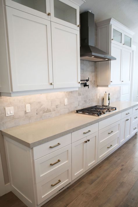 White Kitchen Light Grey Countertops, Kitchen Countertop Grey, Light Grey Countertops White Cabinets, Light Gray Countertops White Cabinets, Taupe Countertop Kitchen, Taupe Quartz Countertops, White Cabinet Grey Countertop, Taupe Countertops, Grey Quartz Countertops White Cabinets