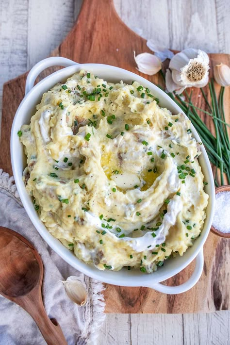 Chive Mashed Potatoes, Sour Cream Mashed Potatoes, Mashed Red Potatoes, Best Mashed Potatoes, Favorite Side Dish, Potato Dishes, Red Potatoes, Food Obsession, Aesthetic Food