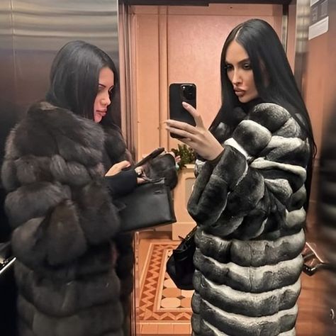 Chinchilla Coat, Chinchilla Fur, Fur Coats, Random Pics, Fur Fashion, Style Guides, Fur Coat, Instagram Photos, Photo And Video