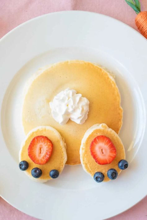 Easter Kids Breakfast Ideas, Kids Easter Breakfast Ideas Fun, Easter Food Ideas Breakfast, Cute Easter Breakfast For Kids, Easter Morning Breakfast Kids, Fun Easter Breakfast For Kids, Easter Food For Toddlers, Easter Dinner Kid Friendly, Easter Breakfast Pancakes