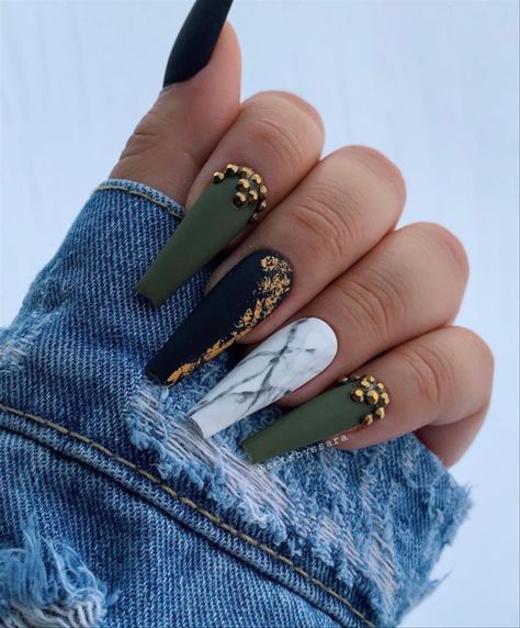 Matte Green Nails, Olive Nails, Nail Summer, Green Acrylic Nails, Green Nail Designs, Diy Acrylic Nails, Easy Nails, Nails Easy, Matte Nails Design