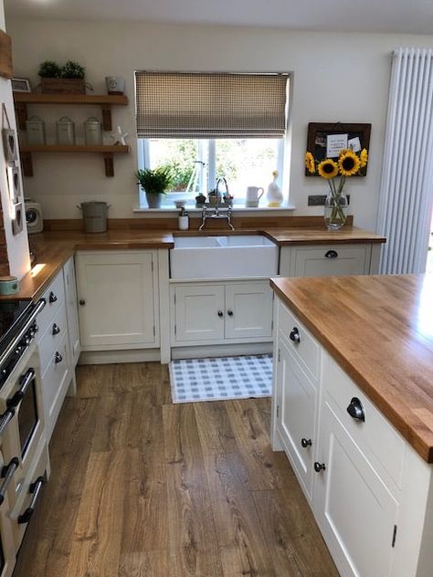 Tiny Kitchen Flooring Ideas, Kitchen Wooden Worktop And Floor, Small Kitchen Wood Countertop, Kitchen Ideas Wooden Countertops, White Kitchen Units Wooden Worktops, Wooden Counter Kitchen, Small Wooden Kitchen Ideas, Wooden Worktop Kitchen Ideas, Kitchen Design Wooden Counter Tops