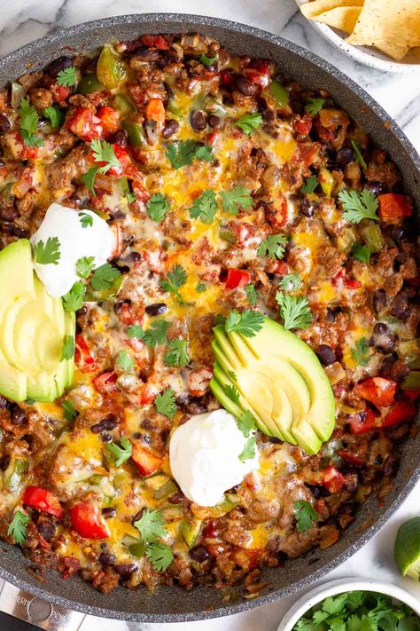 Cheesy Beef Taco Skillet (30-Minutes) - Eat the Gains High Protein Ground Beef Recipes, Cheesy Taco Skillet, Turkey Taco Skillet, Beef Taco Skillet, Taco Skillet Recipe, Taco Skillet, Cooked Chicken Recipes, Beef Taco, Best Chinese Food