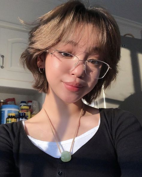 Shortish Hair, Poofy Hair, Bob Pixie, Short Hair Tomboy, Short Grunge Hair, Trend 2023, Really Short Hair, Asian Short Hair, Hair Inspiration Short