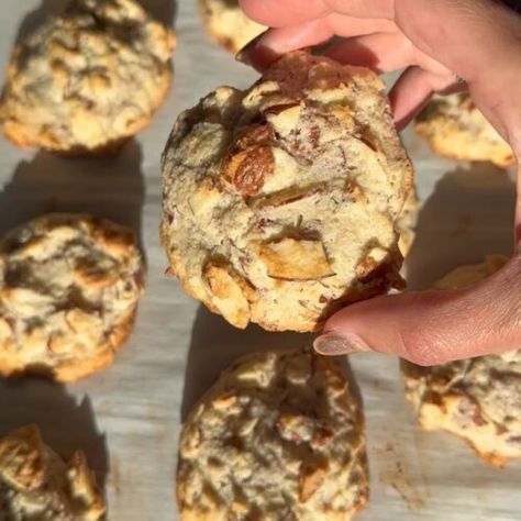 Croissant Cookie Recipe, Almond Croissants, Cookie Exchange Recipes, Gluten Free Ice Cream, Recipes With Whipping Cream, Instagram Recipes, Almond Croissant, Creamy Recipes, Pastry Pie