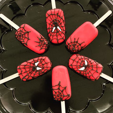 Spidey Cakesicles, Spider Man Cakesicles, Spider Man Cake Pops Ideas, Spider Man Party Treats, Cakesicles Ideas For Birthday Men, Spiderman Theme Party Food, Spiderman Birthday Desserts, Spider Man Desserts, Spiderman Oreos