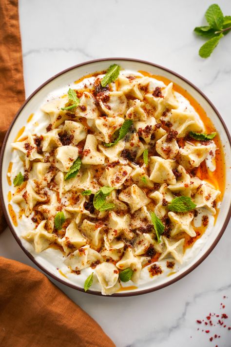 Turkish Manti Turkish Manti, Spicy Butter, Aleppo Pepper, Ramadan Recipes, European Food, Middle Eastern Recipes, Butter Sauce, Iftar, Central Asia