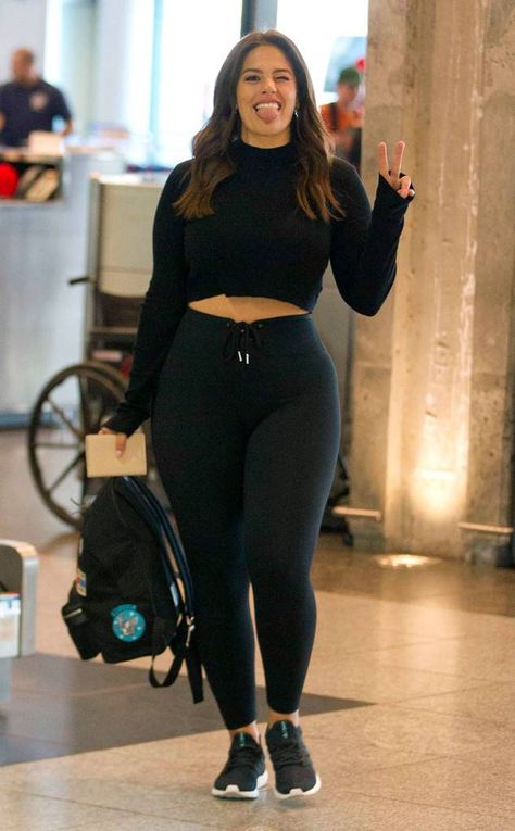 Ashley Graham from The Big Picture: Today's Hot Photos  Silly scenes! The model makes funny faces to the camera while walking through an airport in Montreal. Ashley Graham Style, Workout Outfits For Women, Look Plus Size, Ashley Graham, Plus Size Models, Moda Plus Size, Curvy Girl Outfits, Curvy Girl Fashion, 여자 패션