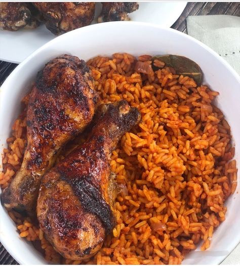 Nigeria Food, Ghanaian Food, Fridge Photos, Morning Christmas, Chicken Alfredo Recipes, African Cooking, Healthy Food Menu, Jollof Rice, Nigerian Food