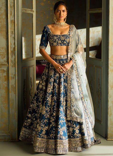 Orang India, Pengantin India, Simple Lehenga, Reception Outfit, Indian Outfits Lehenga, Indian Bridal Lehenga, Traditional Indian Dress, Gaun Fashion, Indian Dresses Traditional