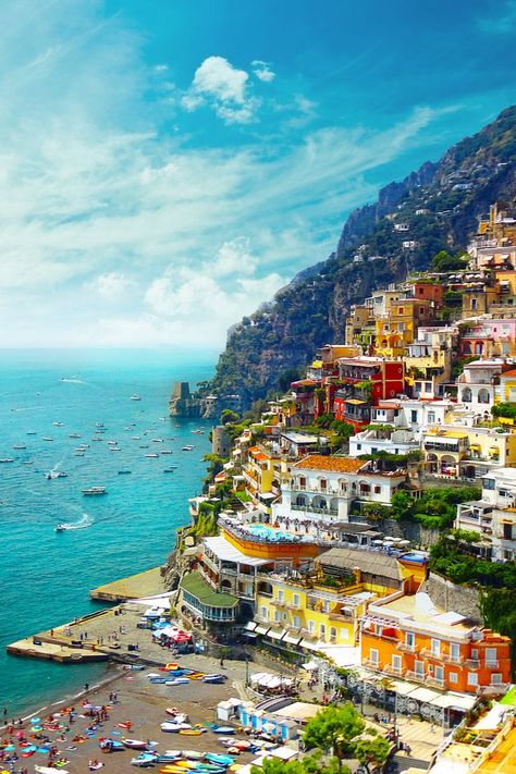 Favelas Brazil, Mediterranean Holiday, Helpful Advice, Italy Landscape, Traveling Tips, Dream Vacations Destinations, Explore Italy, Places In Italy, Italy Travel Guide