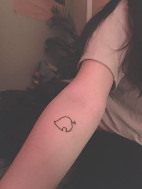 Animal Crossing Tattoo, Animal Crossing Leaf, Leaf Tattoo, Tattoo Animal, Palm Tattoos, Small Girl Tattoos, Gaming Tattoo, Animal Cute, Subtle Tattoos