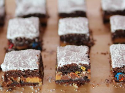 Crazy Brownies Brownies Pioneer Woman, Crazy Brownies, Pioneer Woman Desserts, Ree Drummond Recipes, Brownie Ingredients, Pioneer Woman Recipes, Ree Drummond, Brownies Recipe, Chocolate Cake Mixes