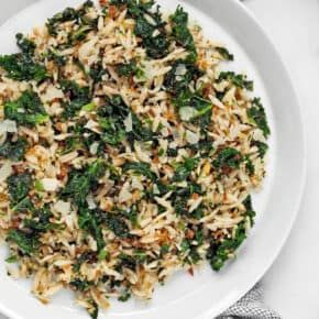 Lemon Kale Orzo Kale Orzo, Lemon Kale, Orzo Dishes, Kale Juice, Main Food, Italian Chopped Salad, Simple Pasta, Orzo Recipes, Pecorino Cheese