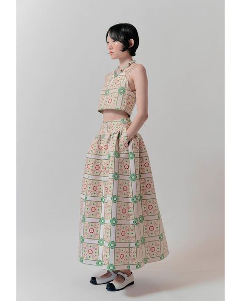 Minju Kim, Batik Dress Modern, Chinese Style Dress, Minimalist Dresses, Batik Dress, Mood Board Fashion, Style And Grace, Mode Inspiration, Japanese Fashion