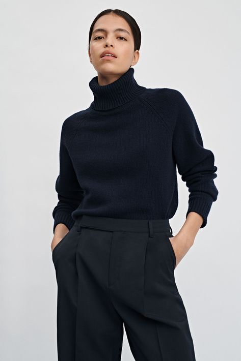 Black Turtleneck Outfits, Black Turtleneck Outfit, Turtleneck Sweater Outfit, Turtleneck Outfits, Black Cashmere Turtleneck, Turtleneck Outfit, Black Turtleneck Sweater, Fitted Turtleneck, Knit Turtleneck Sweater