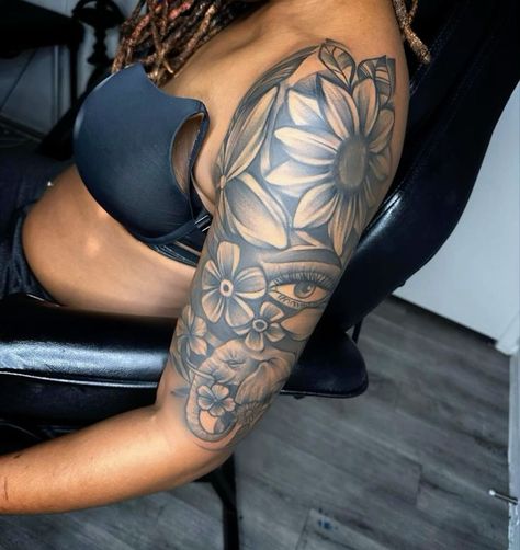 Floral Rose Tattoo Design, Hard Sleeve Tattoos For Women, Feminine Upper Arm Tattoo, Half Sleeve Flowers, Cute Shoulder Tattoos For Black Women, Upper Sleeve Tattoo Women, Arm Sleeve Black Women, Inner Bicep Tattoo Women, Sleeve Tattoo Ideas For Women