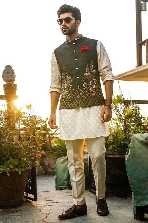 Mehendi Outfit For Men Indian Weddings, Mehendi Outfits Men, Mehndi Boys Dressing, Mehndi Dress For Groom For Men, Men Sangeet Outfit Indian Groom, Kurta With Koti Designs Men's, Mehndi Dress Men, Mehndi Dresses For Boys For Men, Mehndi Kurta For Men