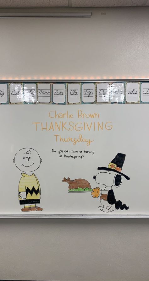 Charlie Brown Thanksgiving Thursday Thanksgiving Whiteboard Art, Thursday Morning Message, Dry Erase Board Drawings, Dry Erase Board Art, Whiteboard Prompts, White Board Drawings, Thanksgiving Drawings, Classroom Whiteboard, Turkey Drawing