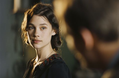 Astrid Bergès-Frisbey like the appearance of short hair especially since Pascale has short hair. Astrid Berges Frisbey, Tessa Gray, Foto Gif, Isla Fisher, Female Character Inspiration, The Infernal Devices, Keira Knightley, Sarah J Maas, Story Inspiration