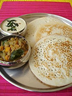 Bangalore style set dosa with vegetable sagu Karnataka Cuisine, Kerala Breakfast, Appam Recipe, Recipes With Yeast, Kerala Food, Indian Bread, Indian Breakfast, Vegetable Stew, Breakfast Dinner